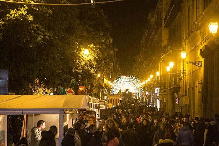 (Street Food Fest a Palermo 
300mila presenze, vince il Cannolo)