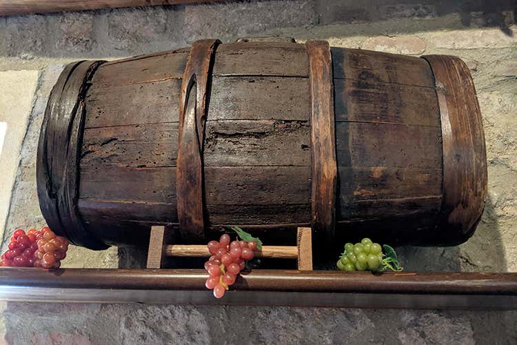 Una botte di vino con lo stemma dei Medici