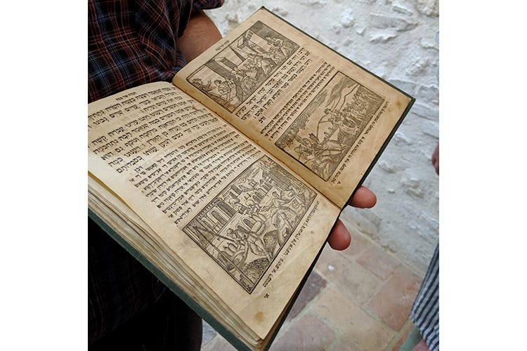 Antichi manoscritti conservati nel Museo interreligioso