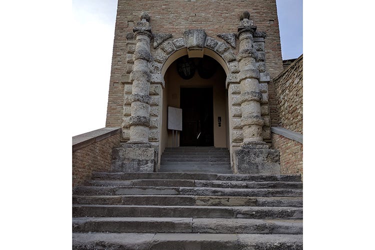 Lo spungone, protagonista dell'ingresso della Rocca di Bertinoro