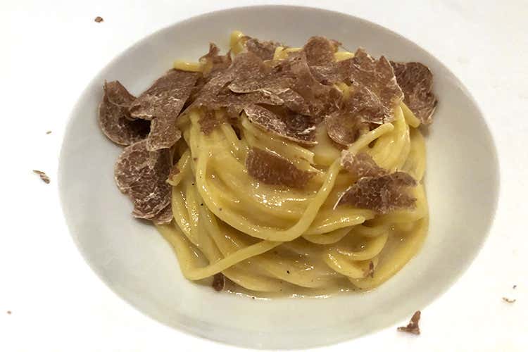 Tagliolino, rapa bianca e tartufo (Tartufi e Sangiovese 
al Four Seasons di Milano)