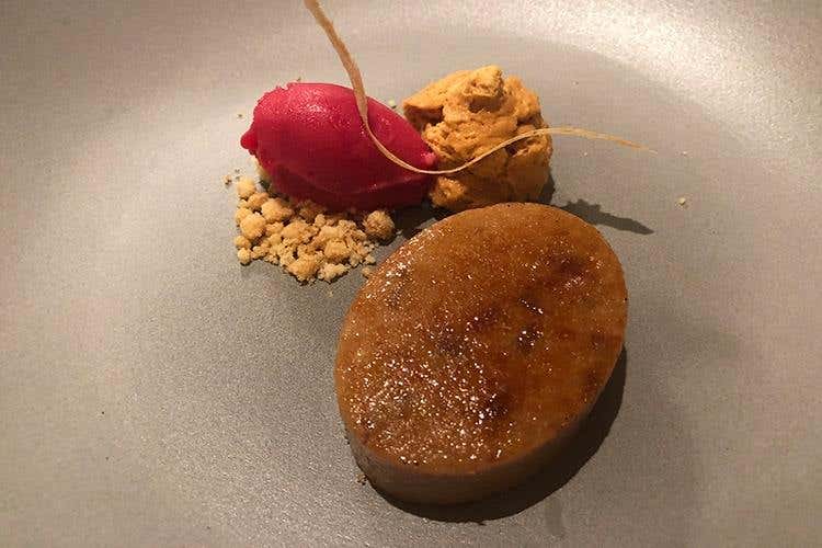 Budino di pane e frutta secca candita con salsa al caramello (Tavola e cinema, un tributo a Nero Wolfe 
Claudio Sadler e Andy Luotto ai fornelli)