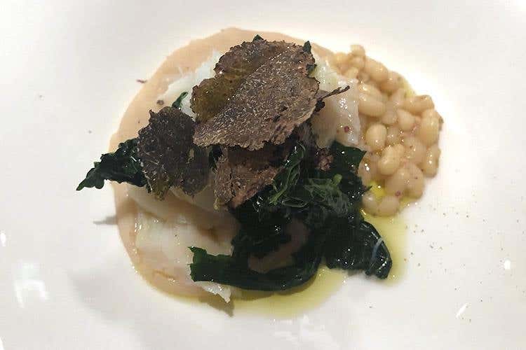 Fogliette di baccalà con tartufo nero, cavolo fiolaro e crema di fagioli cannellini (Tavola e cinema, un tributo a Nero Wolfe 
Claudio Sadler e Andy Luotto ai fornelli)