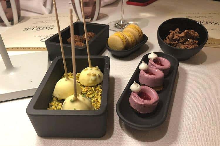 Piccola pasticceria (Tavola e cinema, un tributo a Nero Wolfe 
Claudio Sadler e Andy Luotto ai fornelli)