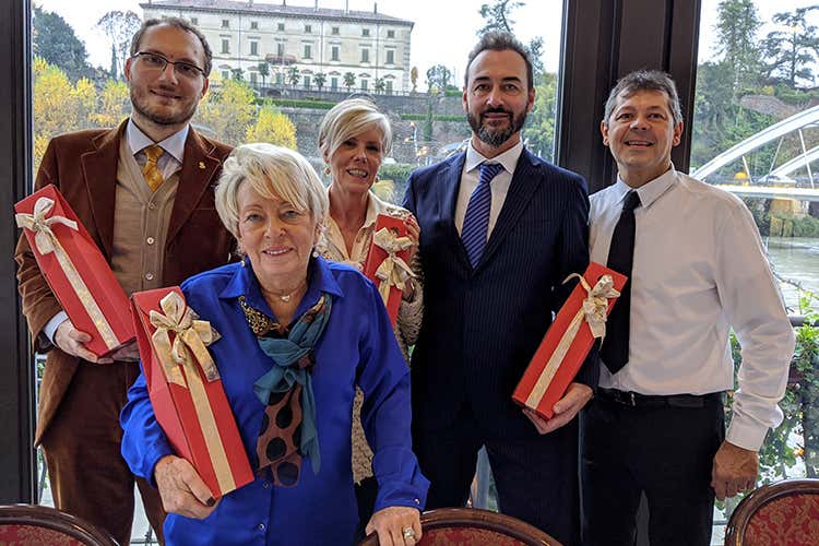 Giorgio Lazzari (Segretario generale Strada del Vino Valcalepio e dei Sapori della Bergamasca), Enrica Manzotti, Marinella Argentieri, Francesco Manzotti e Diego Martinelli (Terrazza Manzotti, 4 generazioni 
di buona cucina con vista sull'Adda)