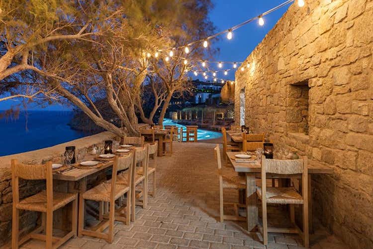 (The Wild Hotel 
Il lato “selvaggio” di Mykonos)