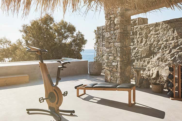 (The Wild Hotel 
Il lato “selvaggio” di Mykonos)