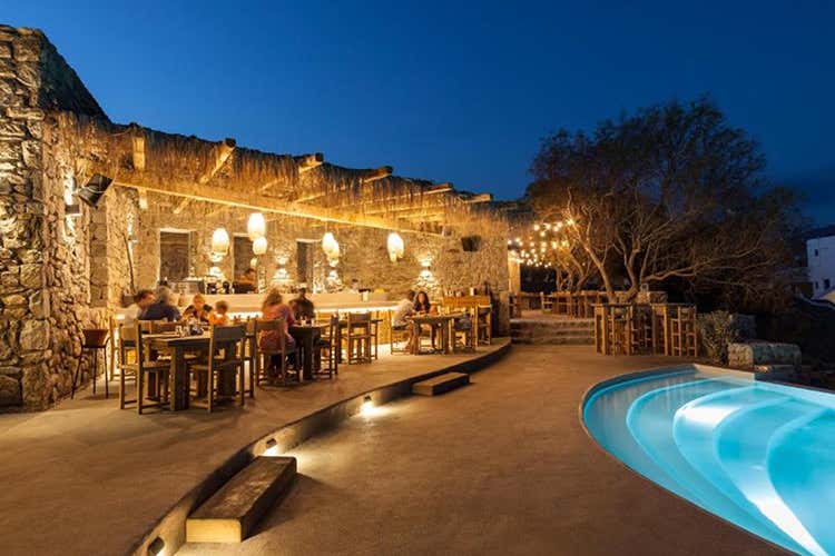 (The Wild Hotel 
Il lato “selvaggio” di Mykonos)