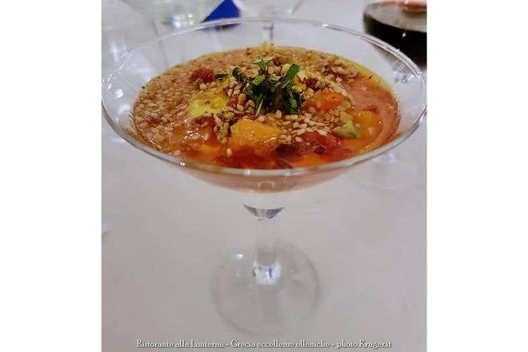 Coppa di yogurt con sciroppo di zafferano - Theo Karathanasis “prima” nelle Marche 
Menu greco nella cucina di Elide Pastrani