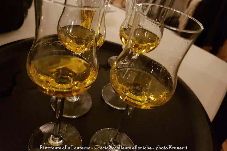 Grappa allo zafferano - Theo Karathanasis “prima” nelle Marche 
Menu greco nella cucina di Elide Pastrani