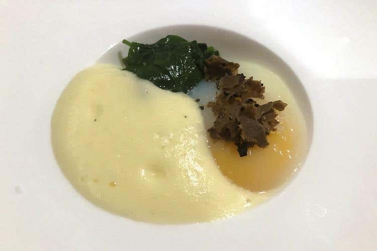 (Tina Marcelli nelle cucine del Feuerstein: 
«Obiettivi? Ristorante gourmet e stella»)