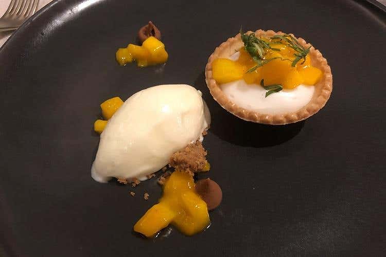 (Tina Marcelli nelle cucine del Feuerstein: 
«Obiettivi? Ristorante gourmet e stella»)