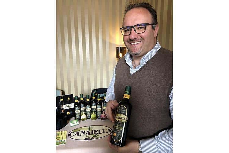 Andrea Giannì - Azienda olivicola Canaiella (Torino capitale del gusto 
con l'Olio Riviera Ligure Dop)