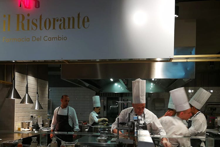 Spazio del Ristorante Del Cambio al “Mercato” (Torino, città gastronomica 
Chef star e tour al Mercato Centrale)