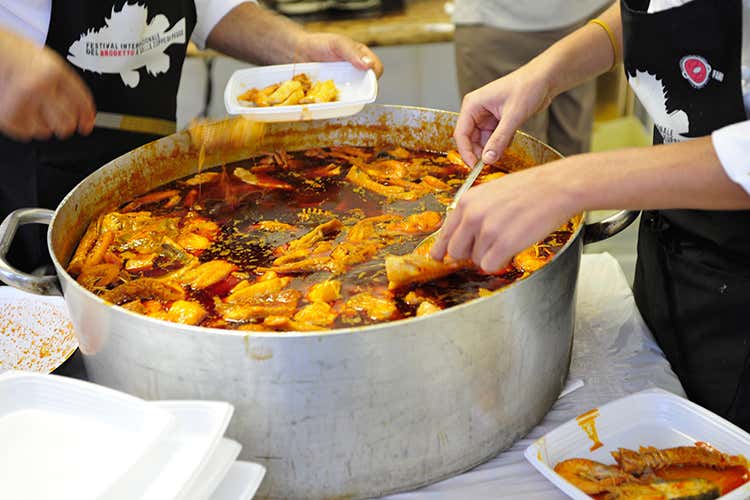 (Torna il BrodettoFest a Fano 
3 giorni di assaggi in sicurezza)