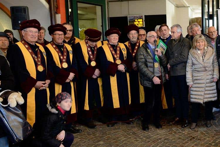 (Trentino Doc Vino Santo 
Il rito della spremitura in Cantina Pisoni)