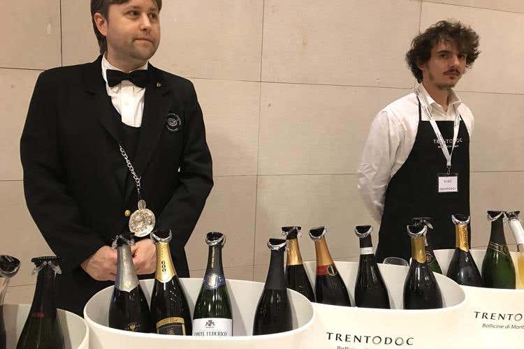 (Trento Doc, Bollicine sulla città 
Inaugurazione spumeggiante)