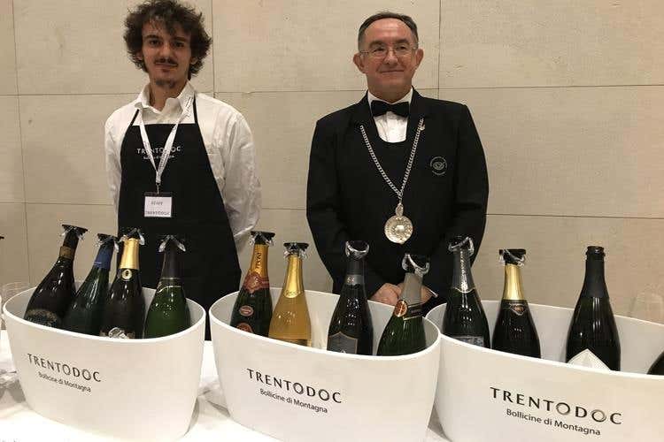 (Trento Doc, Bollicine sulla città 
Inaugurazione spumeggiante)