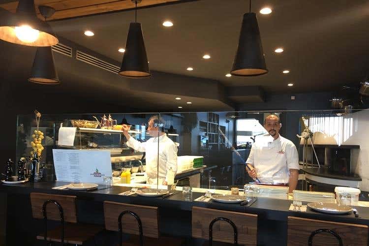 (Troncone premiato a #pizzaUnesco 
«Pizza fritta e al forno si aiutano»)