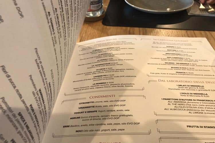 (Troncone premiato a #pizzaUnesco 
«Pizza fritta e al forno si aiutano»)