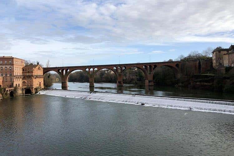 (Un albergo Art Decò ad Albi 
Città francese Patrimonio Unesco)