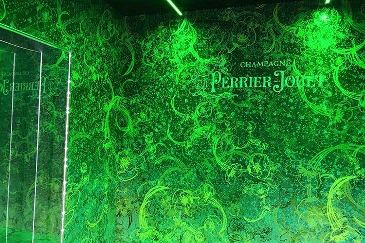 (Un giardino di anemoni... digitali 
Champagne Perrier-Jouët brinda a Milano)