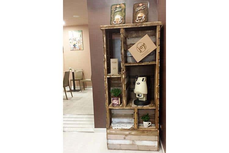 (Una caffetteria piena di Gioia ad Ancona )