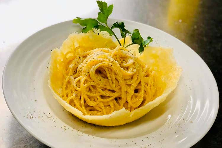 Linguine in cialda di tortilla - Farzana Emon (Vegetarian Challenge entra nel vivo 
Siglata la partnership con Wamc)