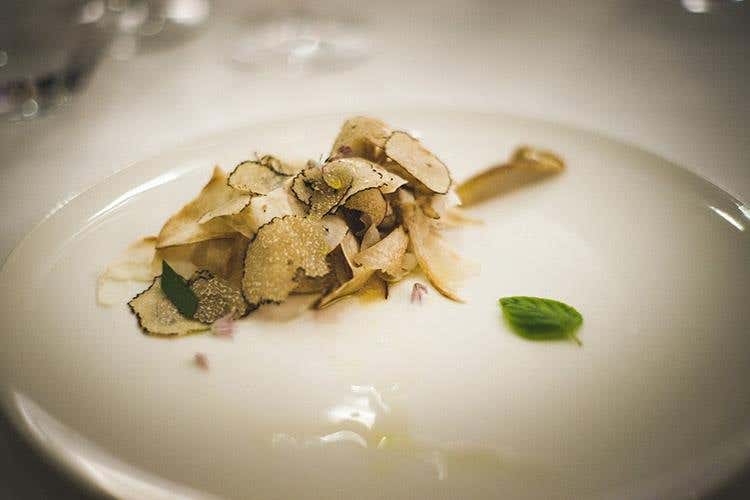 Insalatina di patate, porcini e tartufo estivo (Villa Maiella 
Famiglia, territorio ed evoluzione)