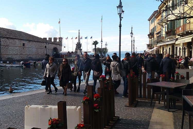 Vini, ambasciatori del territorio 
Bardolino e Chiaretto in vetrina a Lazise

