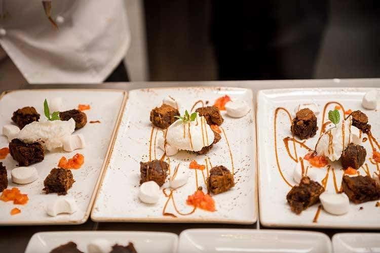 (Yard Restaurant a Verona 
Un giro nelle cucine di tutto il mondo)